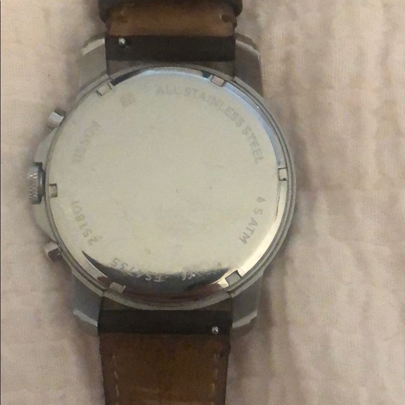 200$ (BRAND NEW) Big Face Fossil Watch -MENS- - Picture 4 of 5